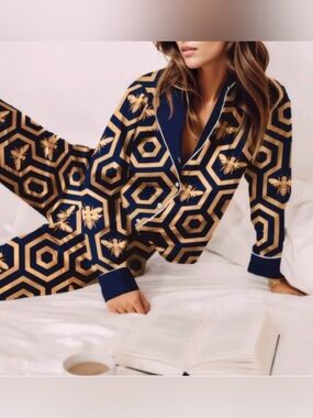 Averie Colbee Queen Bee Satin Pajama Set XS Navy Gold Honeycomb $135